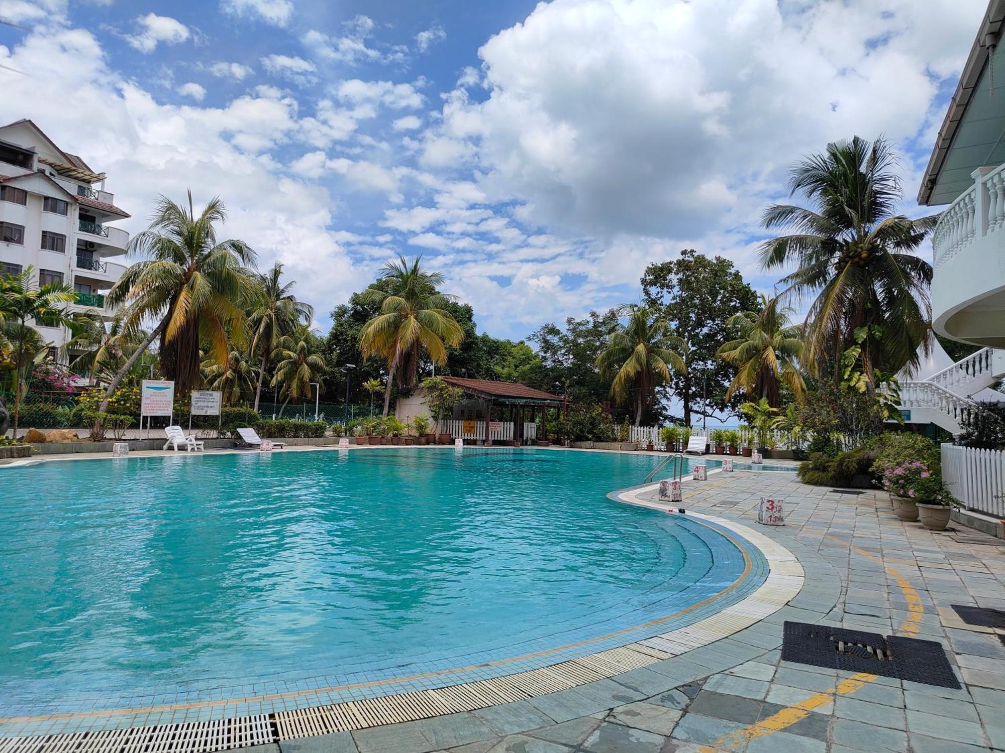Bayu Beach Resort Port Dickson Extérieur photo